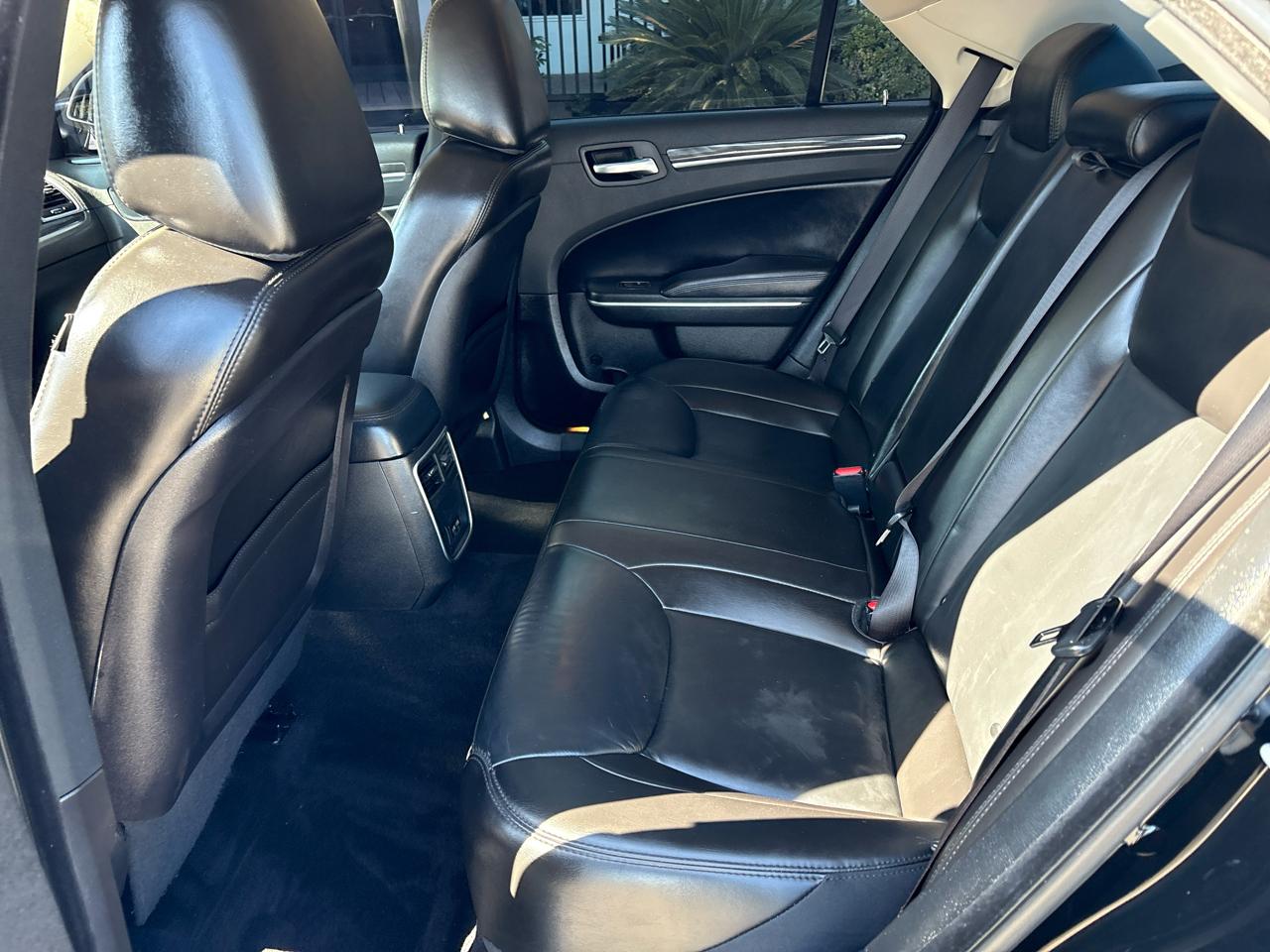 Chrysler 300 Touring L RWD 2022