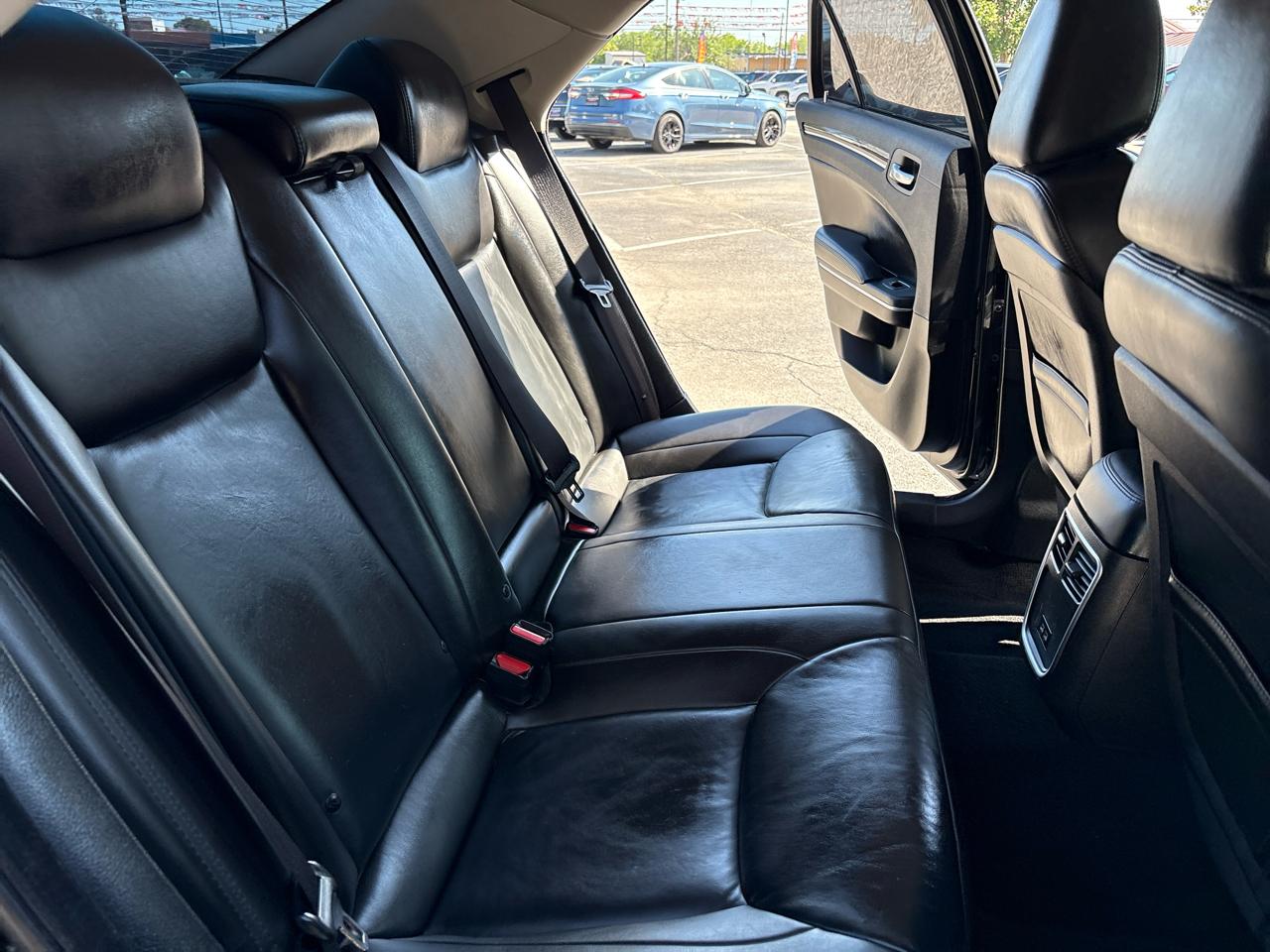 Chrysler 300 Touring L RWD 2022