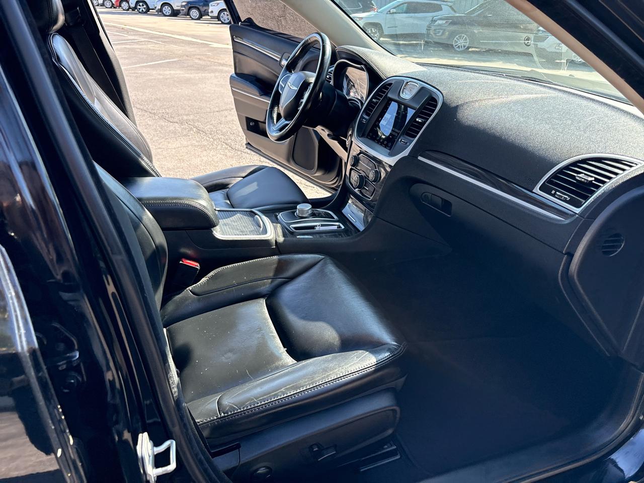 Chrysler 300 Touring L RWD 2022