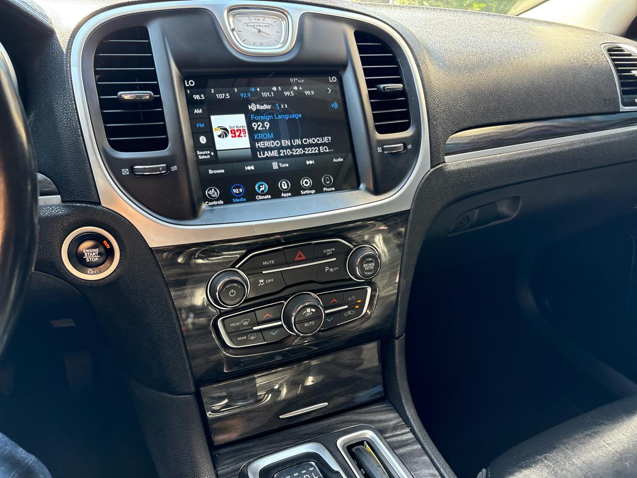 Chrysler 300 Touring L RWD 2022