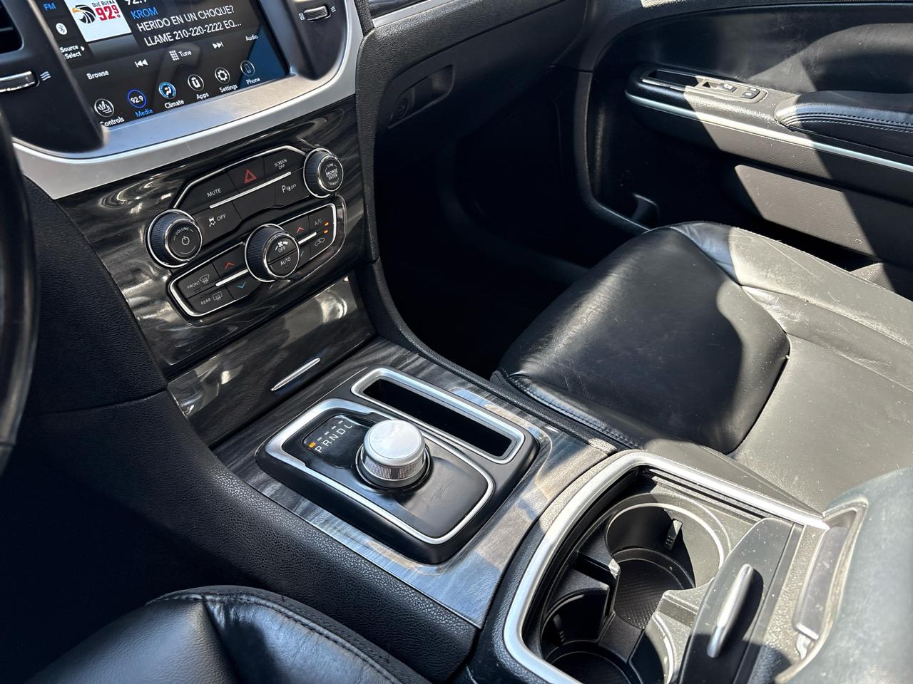Chrysler 300 Touring L RWD 2022