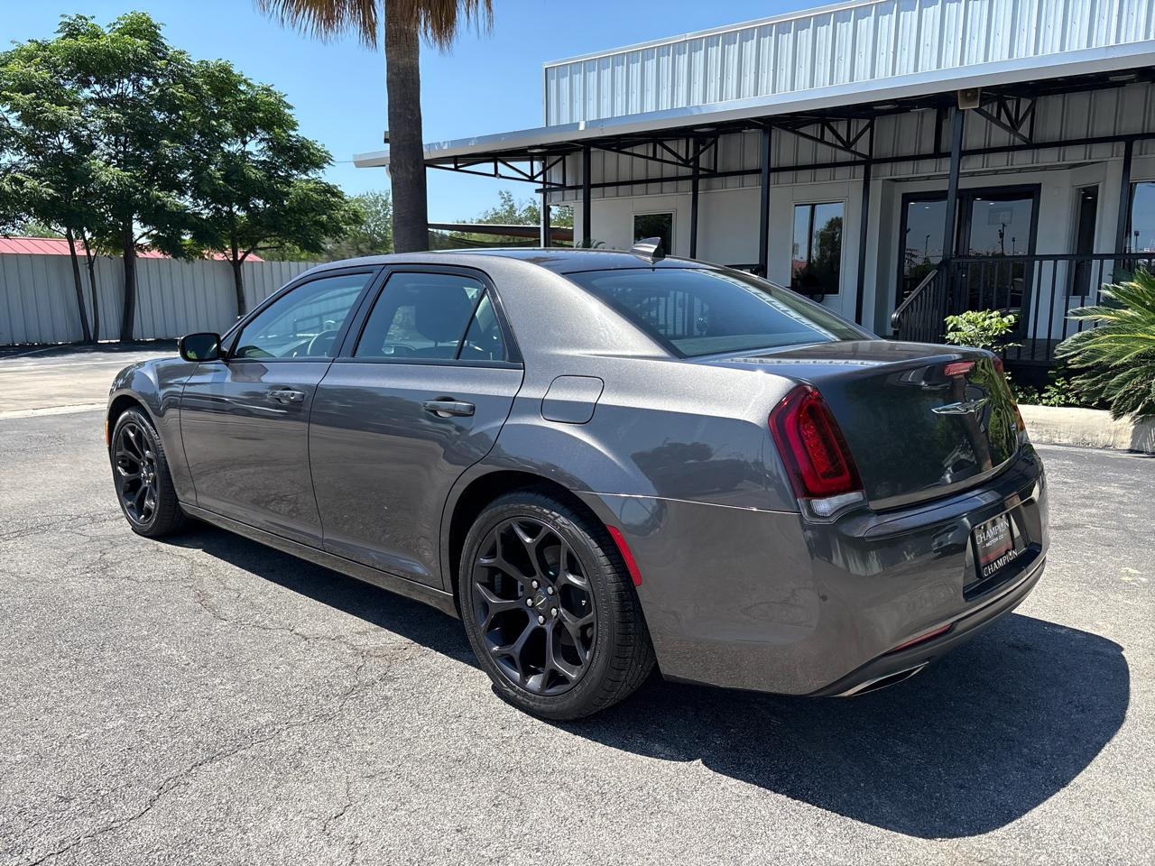 Chrysler 300 Touring RWD 2019