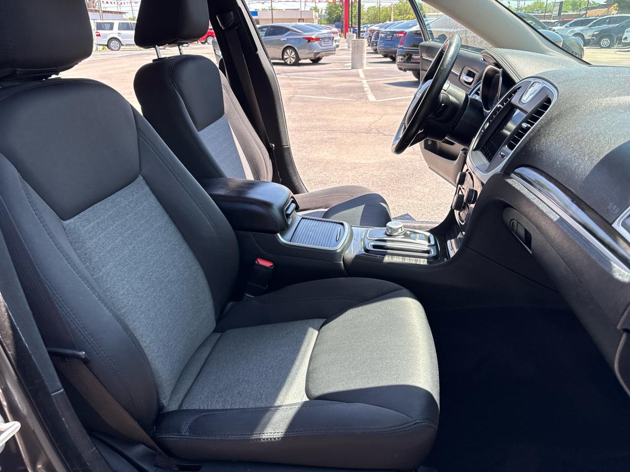 Chrysler 300 Touring RWD 2019