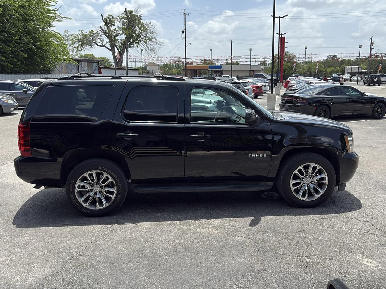 Chevrolet Tahoe 2WD 4dr 1500 LS 2011