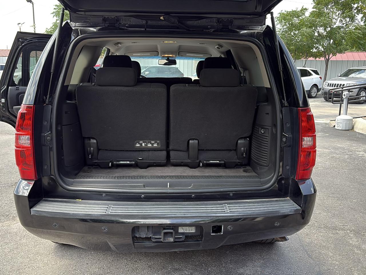 Chevrolet Tahoe 2WD 4dr 1500 LS 2011