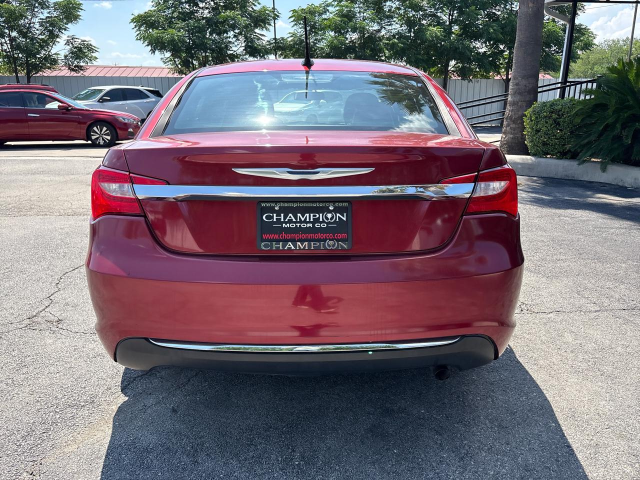 Chrysler 200 4dr Sdn Limited 2011