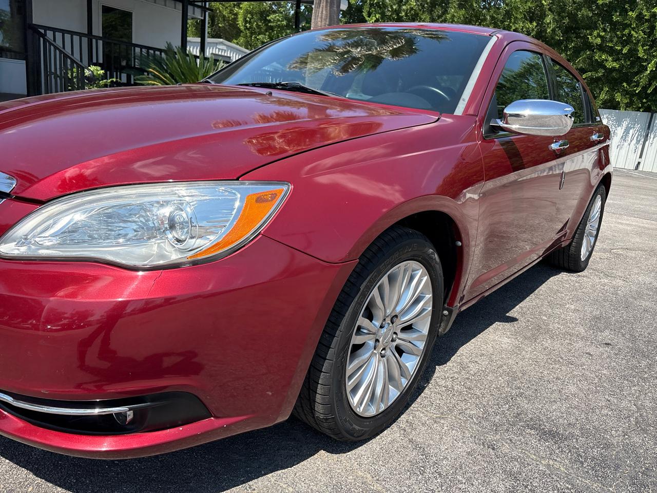 Chrysler 200 4dr Sdn Limited 2011