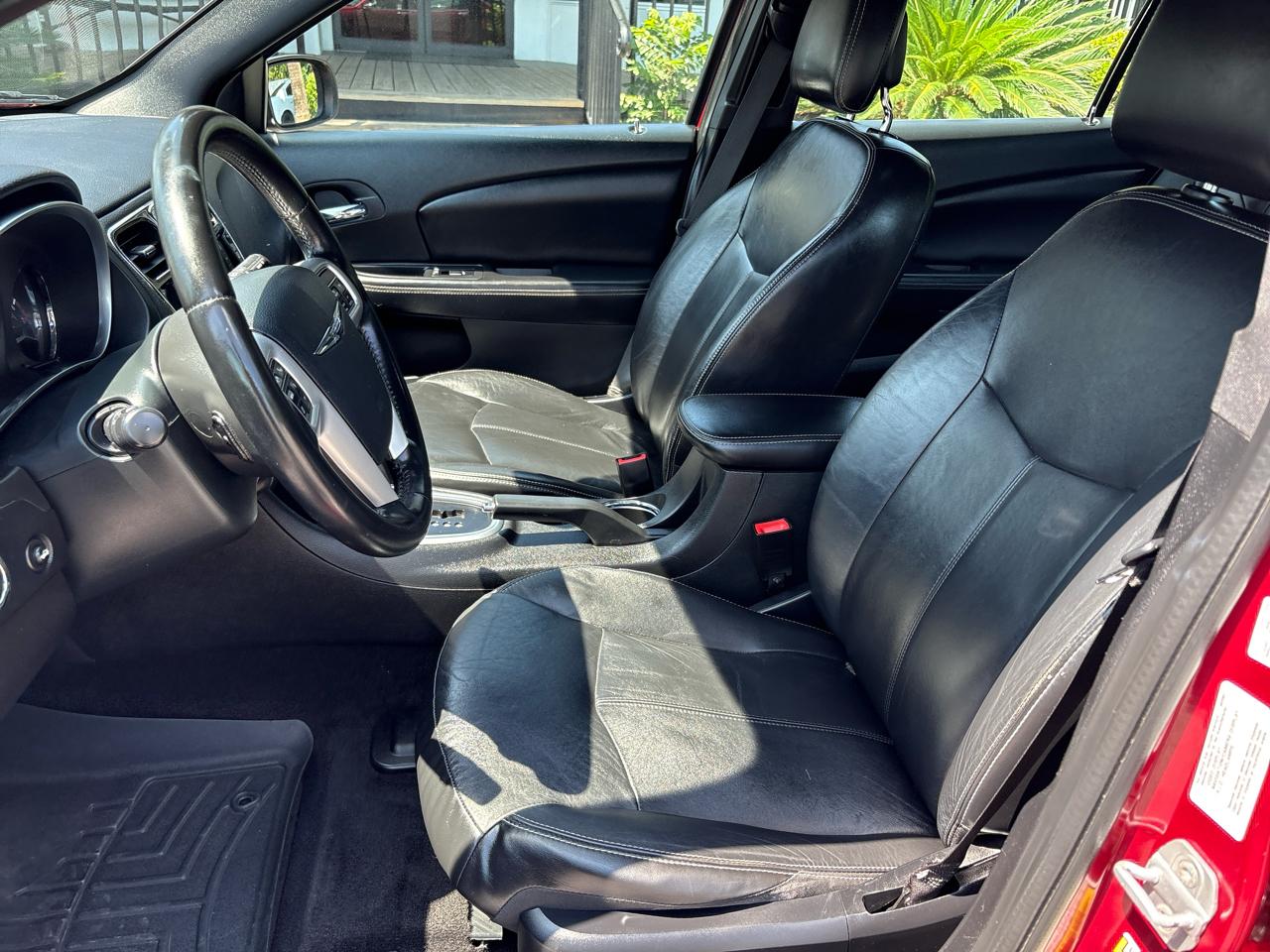 Chrysler 200 4dr Sdn Limited 2011