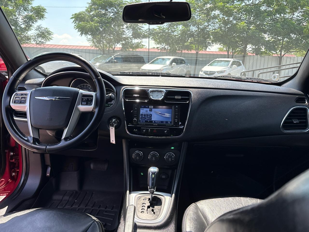 Chrysler 200 4dr Sdn Limited 2011