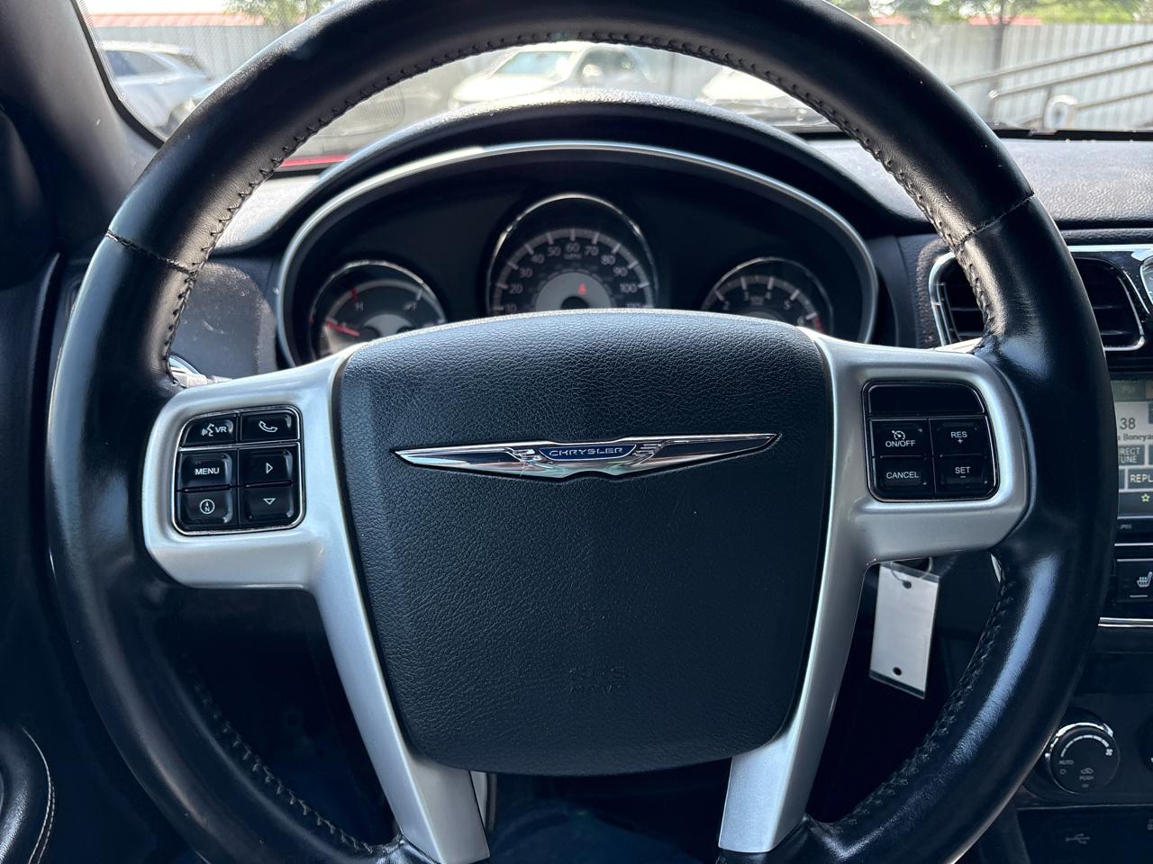 Chrysler 200 4dr Sdn Limited 2011