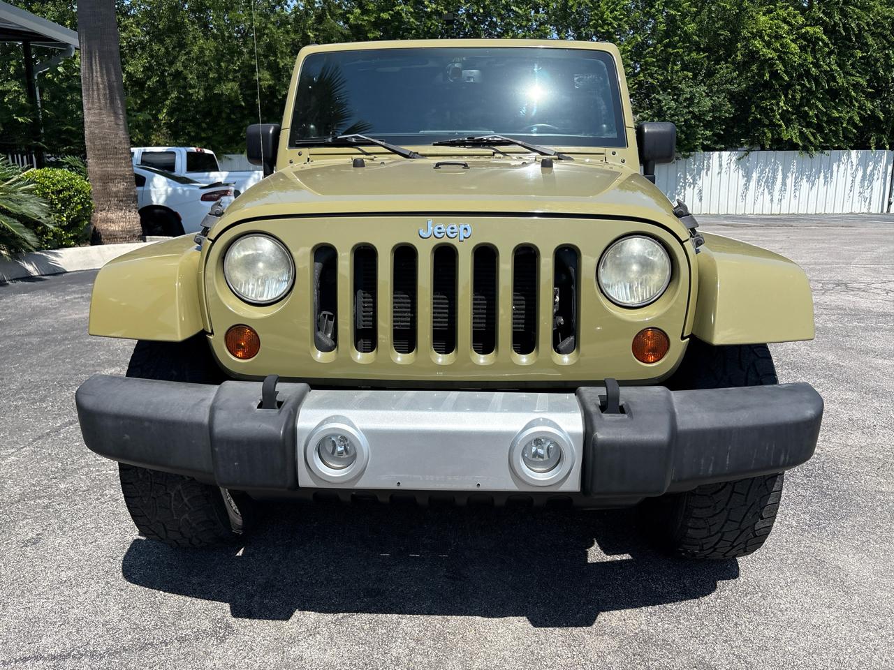Jeep Wrangler Unlimited 4WD 4dr Sahara 2013
