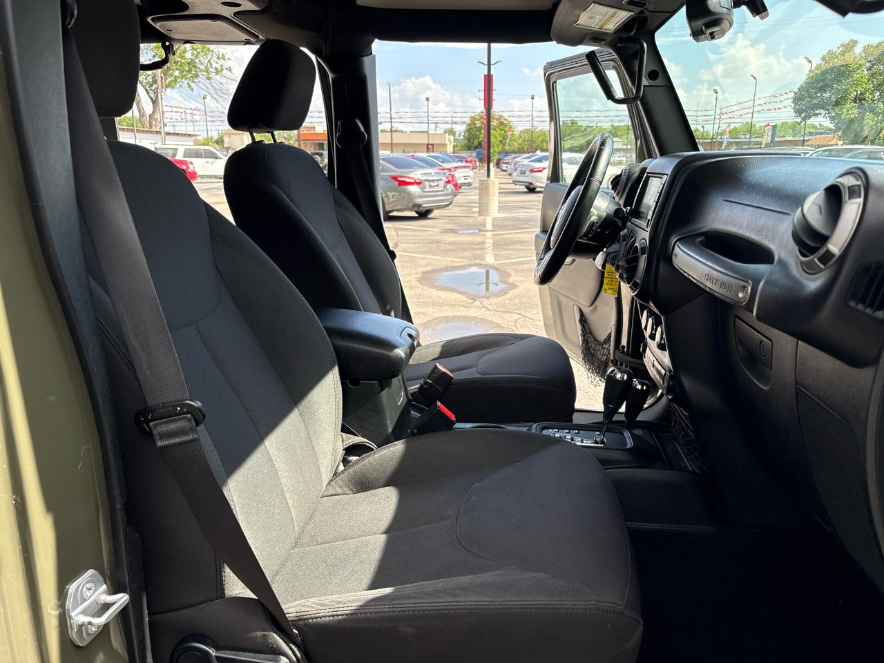 Jeep Wrangler Unlimited 4WD 4dr Sport 2015