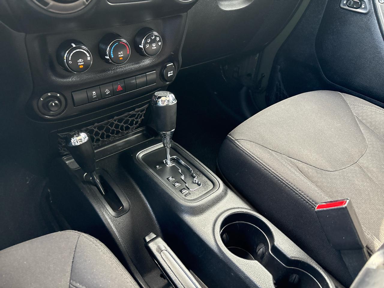 Jeep Wrangler Unlimited 4WD 4dr Sport 2015