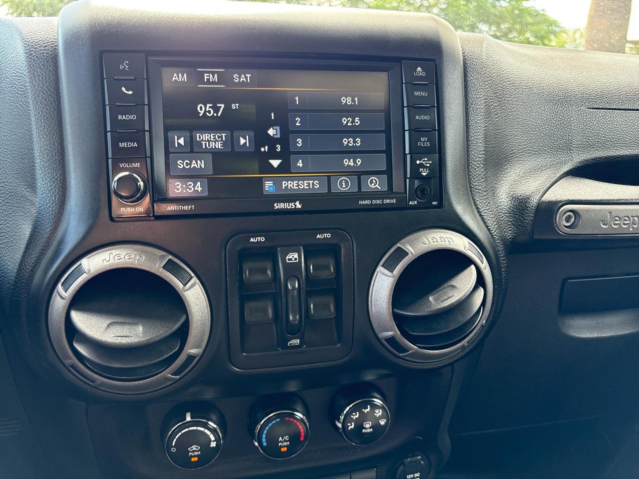 Jeep Wrangler Unlimited 4WD 4dr Sport 2015