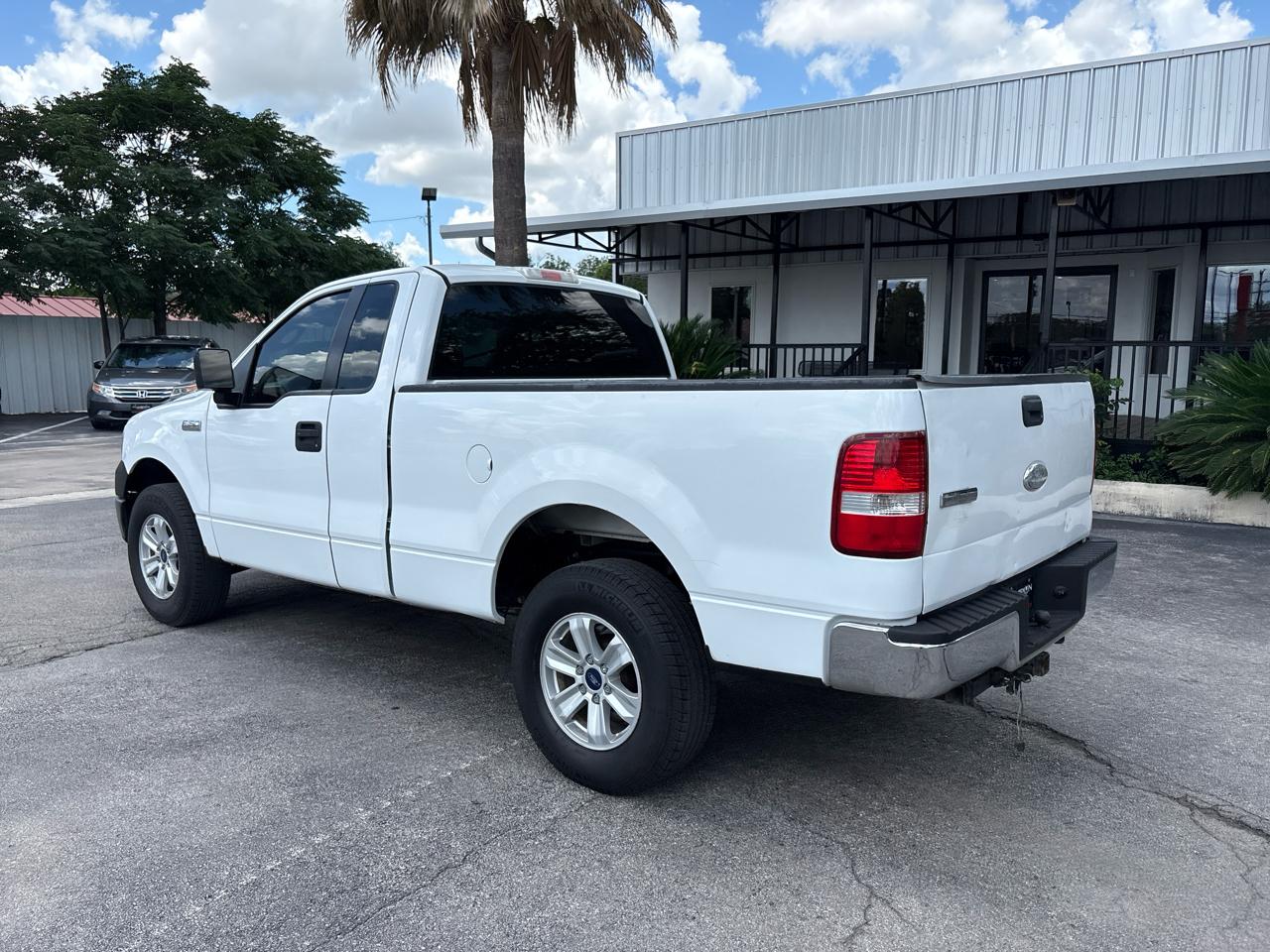 Ford F-150 Reg Cab 126" XLT 2006