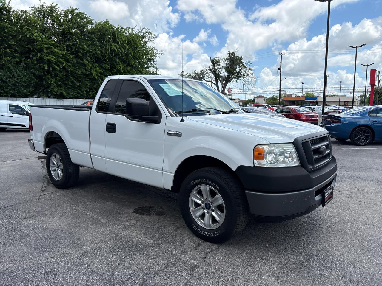 Ford F-150 Reg Cab 126" XLT 2006