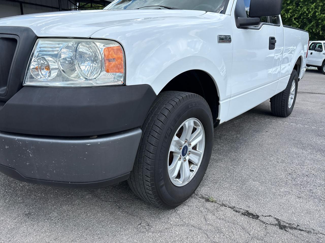 Ford F-150 Reg Cab 126" XLT 2006