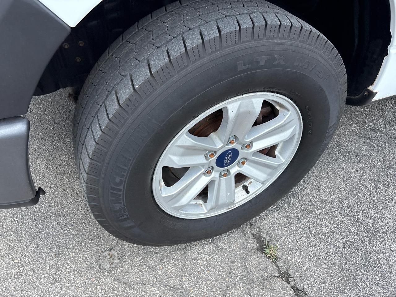 Ford F-150 Reg Cab 126" XLT 2006