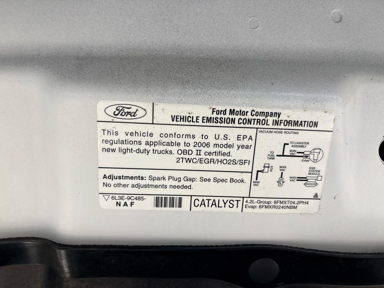 Ford F-150 Reg Cab 126" XLT 2006
