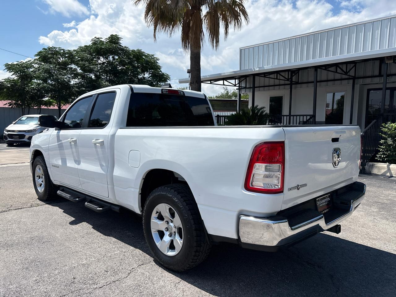 RAM 1500 Lone Star 4x2 Quad Cab 6'4" Box 2021