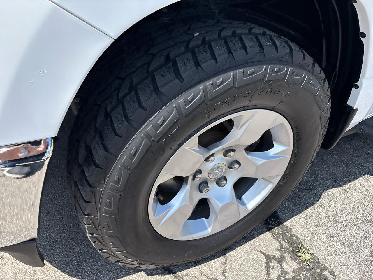 RAM 1500 Lone Star 4x2 Quad Cab 6'4" Box 2021