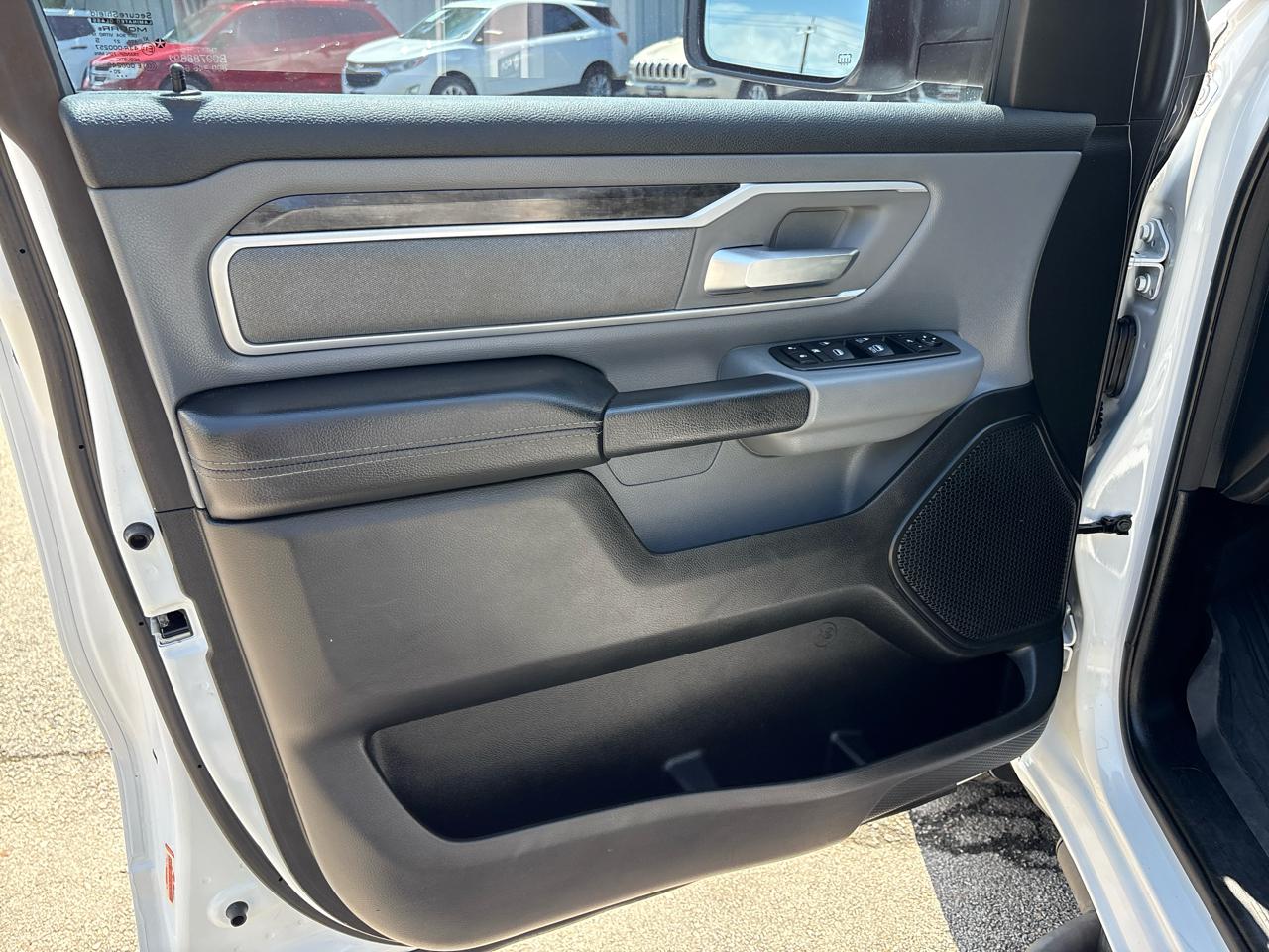 RAM 1500 Lone Star 4x2 Quad Cab 6'4" Box 2021