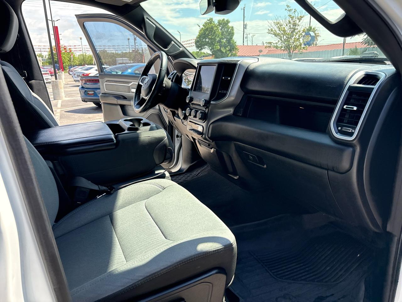 RAM 1500 Lone Star 4x2 Quad Cab 6'4" Box 2021