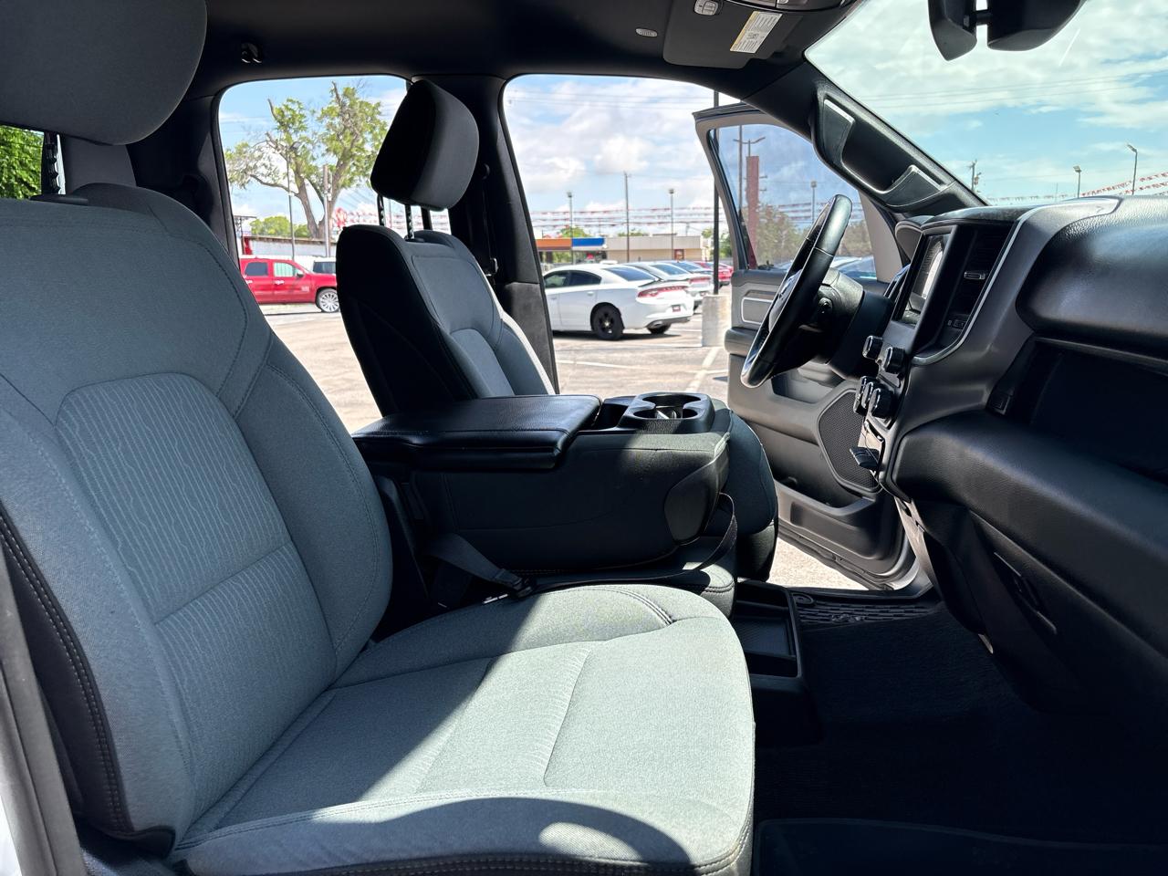 RAM 1500 Lone Star 4x2 Quad Cab 6'4" Box 2021