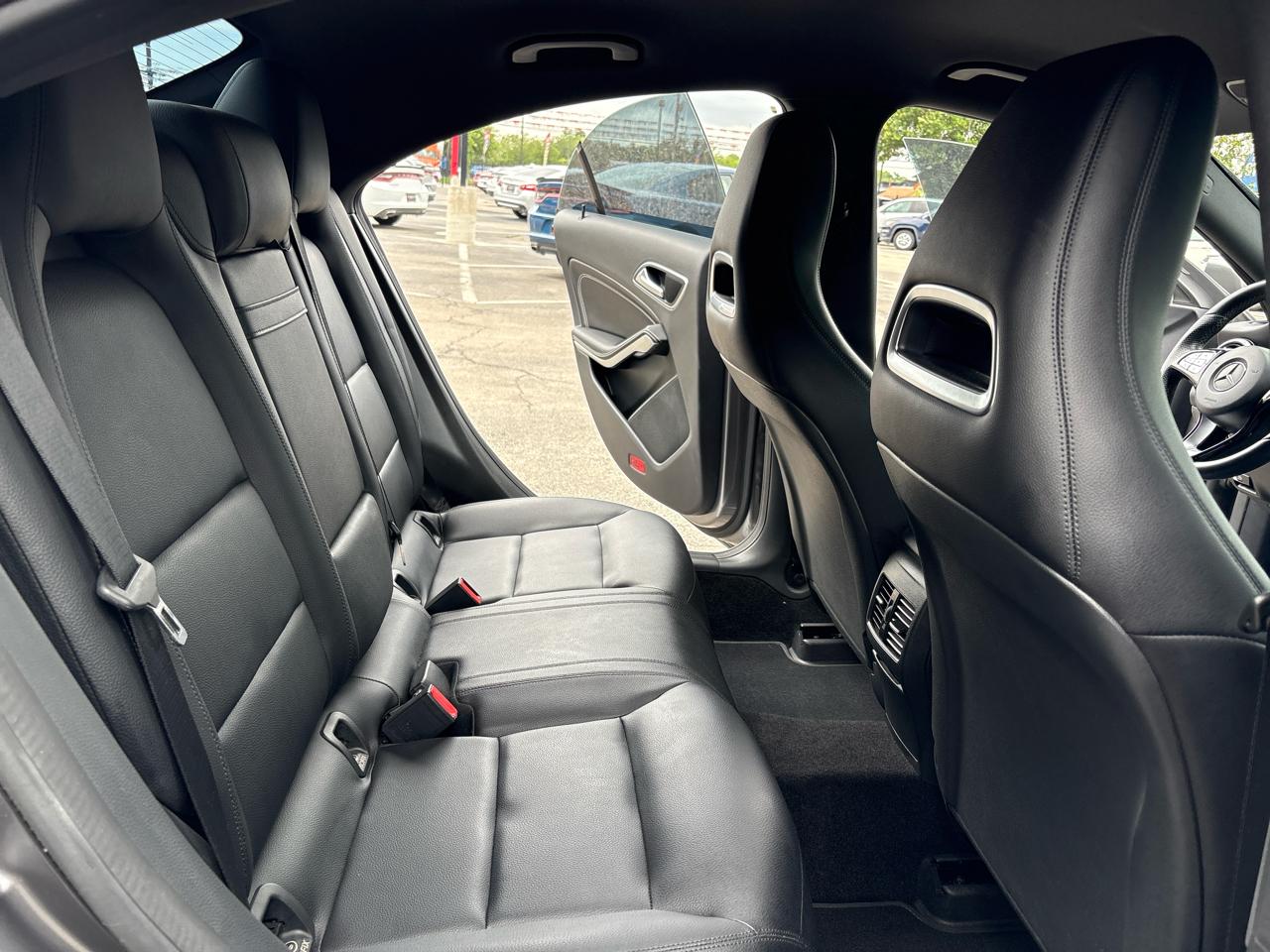Mercedes-Benz CLA-Class 4dr Sdn CLA 250 FWD 2015