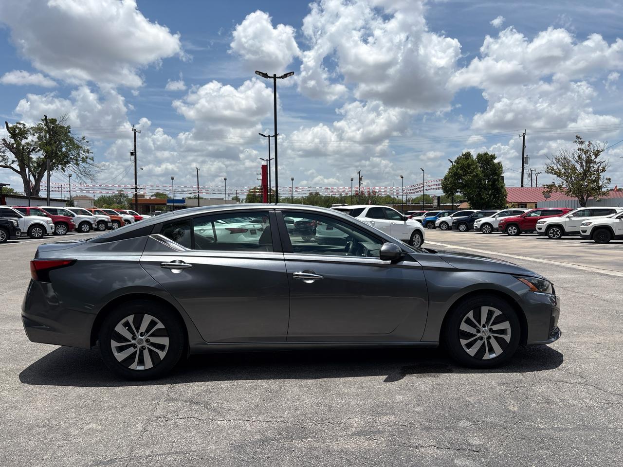 Nissan Altima 2.5 S Sedan 2023