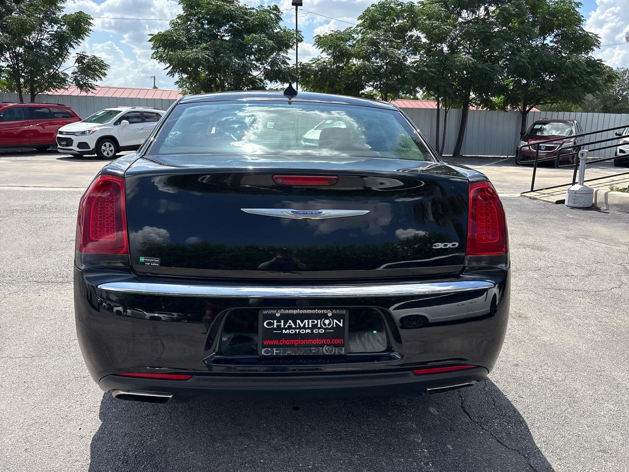 Chrysler 300 Limited RWD 2019