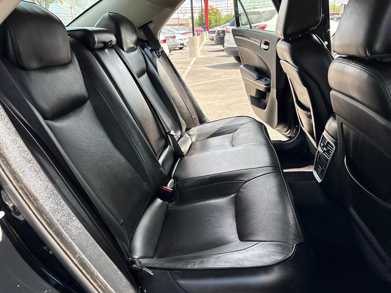 Chrysler 300 Limited RWD 2019