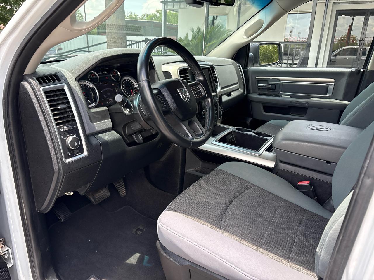 RAM 1500 2WD Quad Cab 140.5" Lone Star 2014