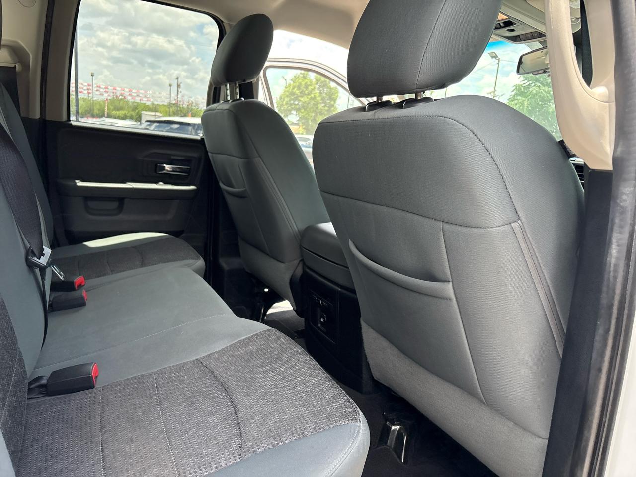 RAM 1500 2WD Quad Cab 140.5" Lone Star 2014
