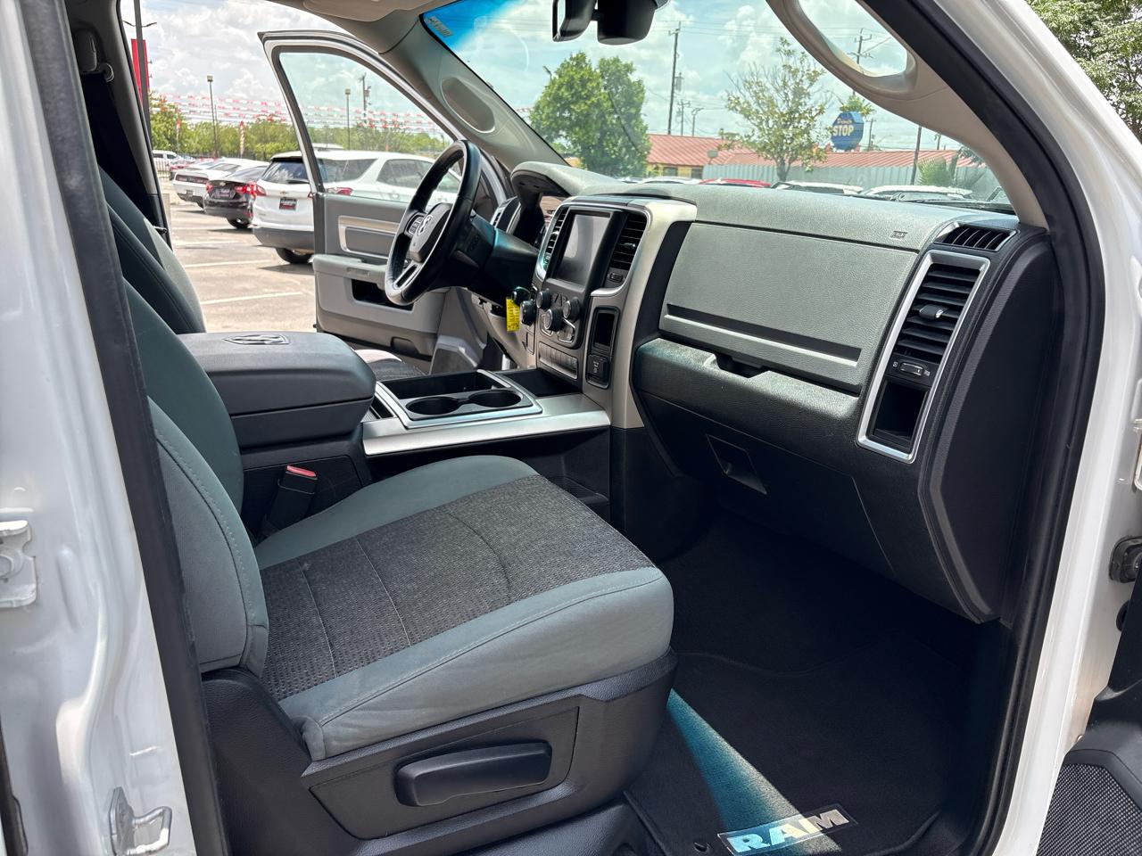 RAM 1500 2WD Quad Cab 140.5" Lone Star 2014