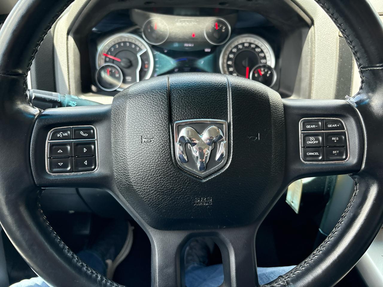 RAM 1500 2WD Quad Cab 140.5" Lone Star 2014