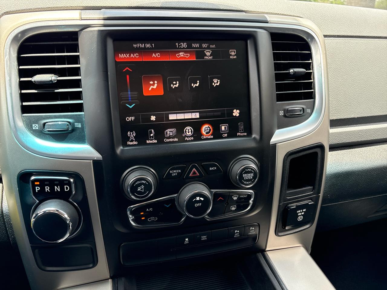 RAM 1500 2WD Quad Cab 140.5" Lone Star 2014
