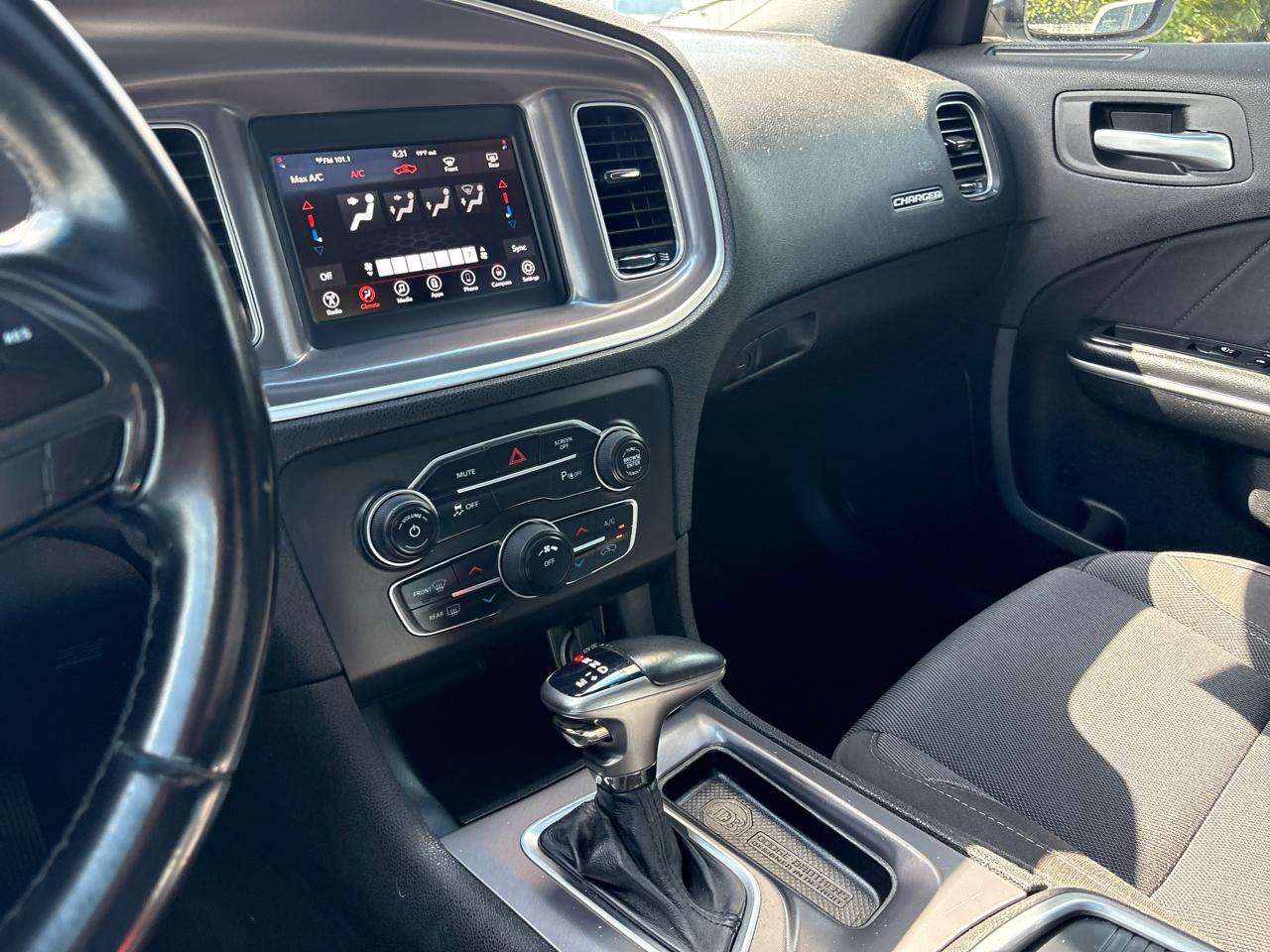 Dodge Charger SXT RWD 2019