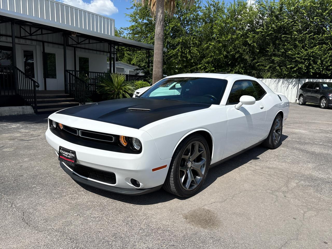 Dodge Challenger 2dr Cpe SXT Plus 2015