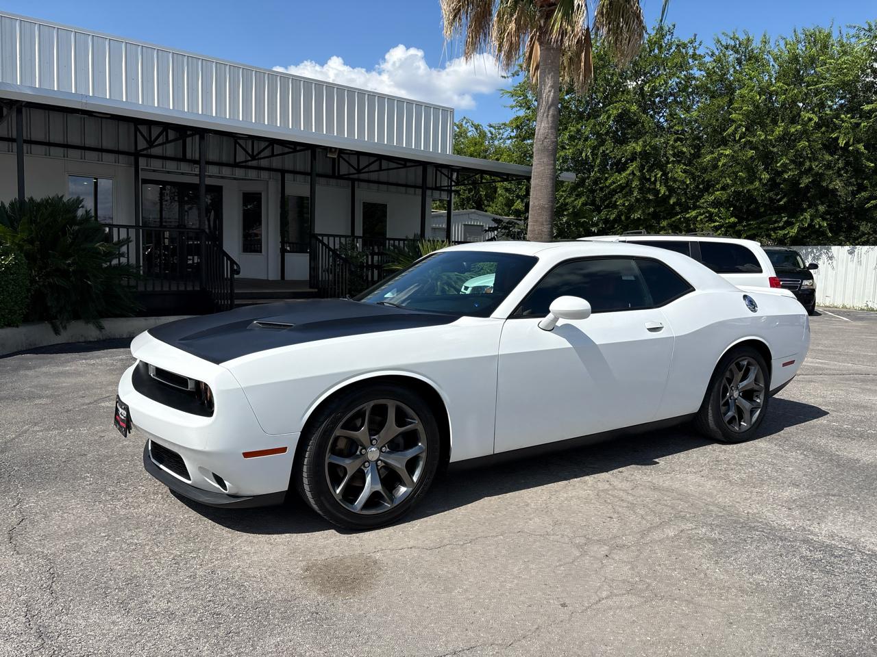 Dodge Challenger 2dr Cpe SXT Plus 2015