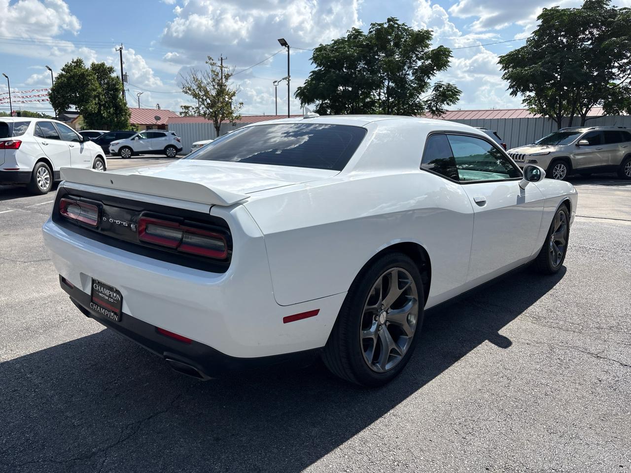 Dodge Challenger 2dr Cpe SXT Plus 2015