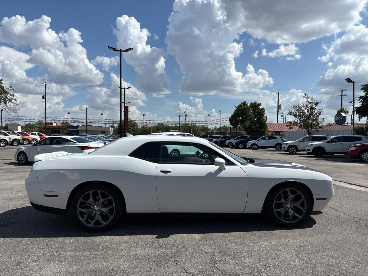 Dodge Challenger 2dr Cpe SXT Plus 2015