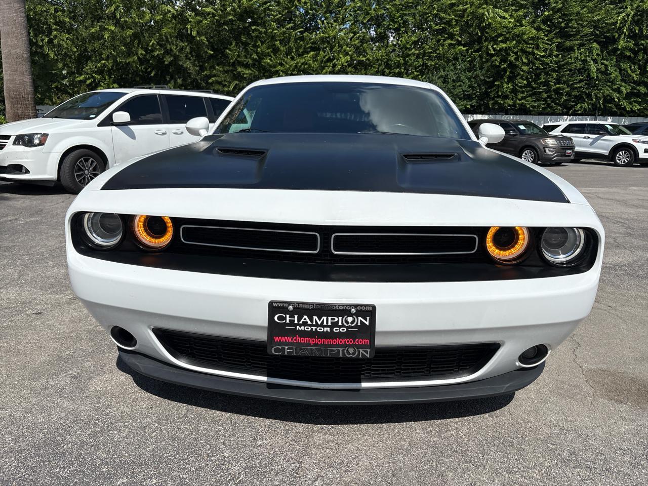 Dodge Challenger 2dr Cpe SXT Plus 2015