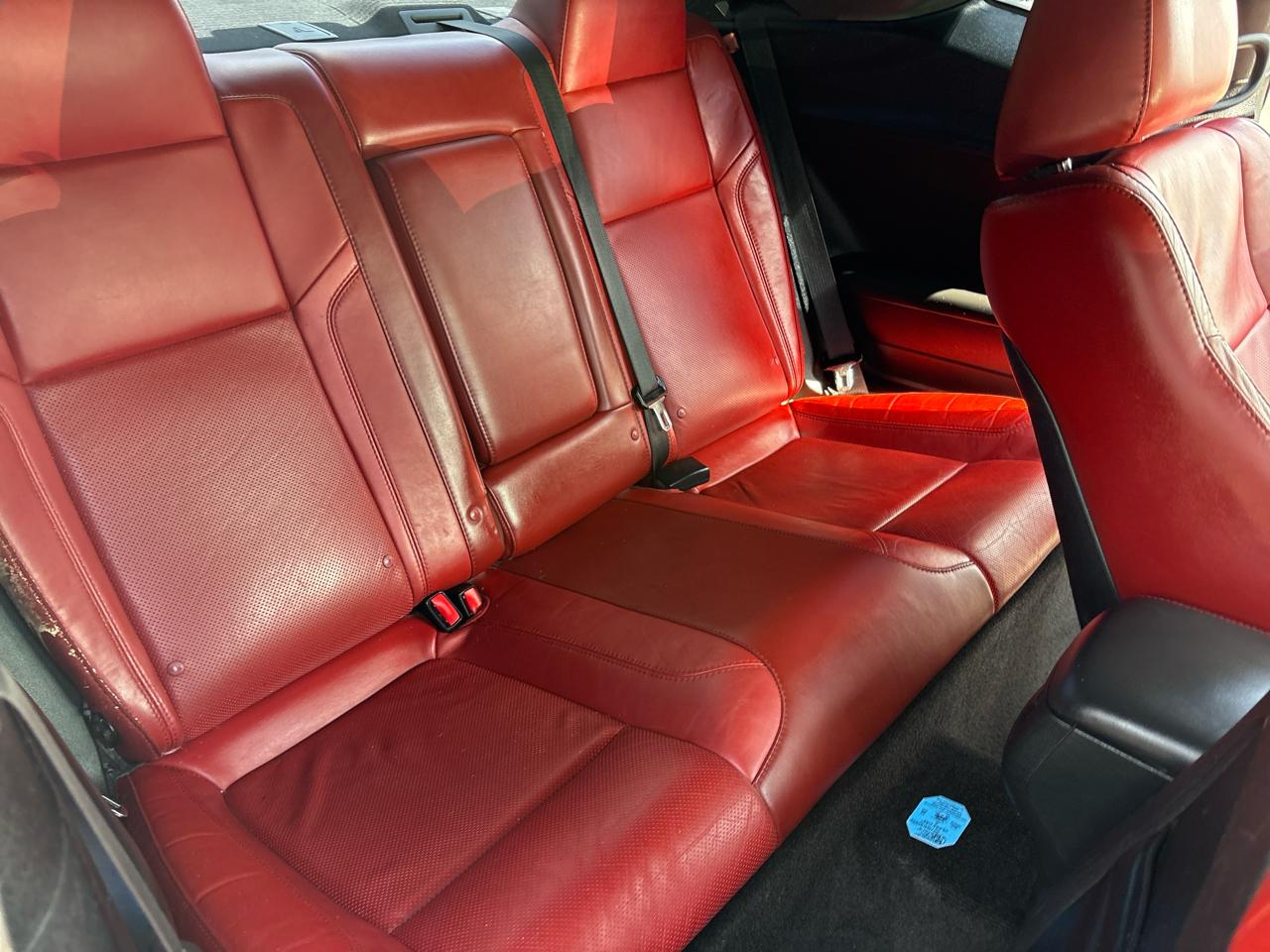 Dodge Challenger 2dr Cpe SXT Plus 2015