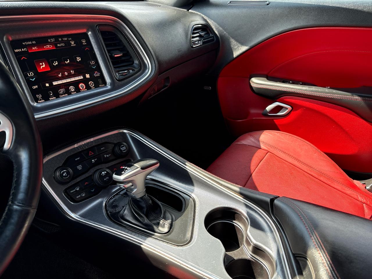 Dodge Challenger 2dr Cpe SXT Plus 2015