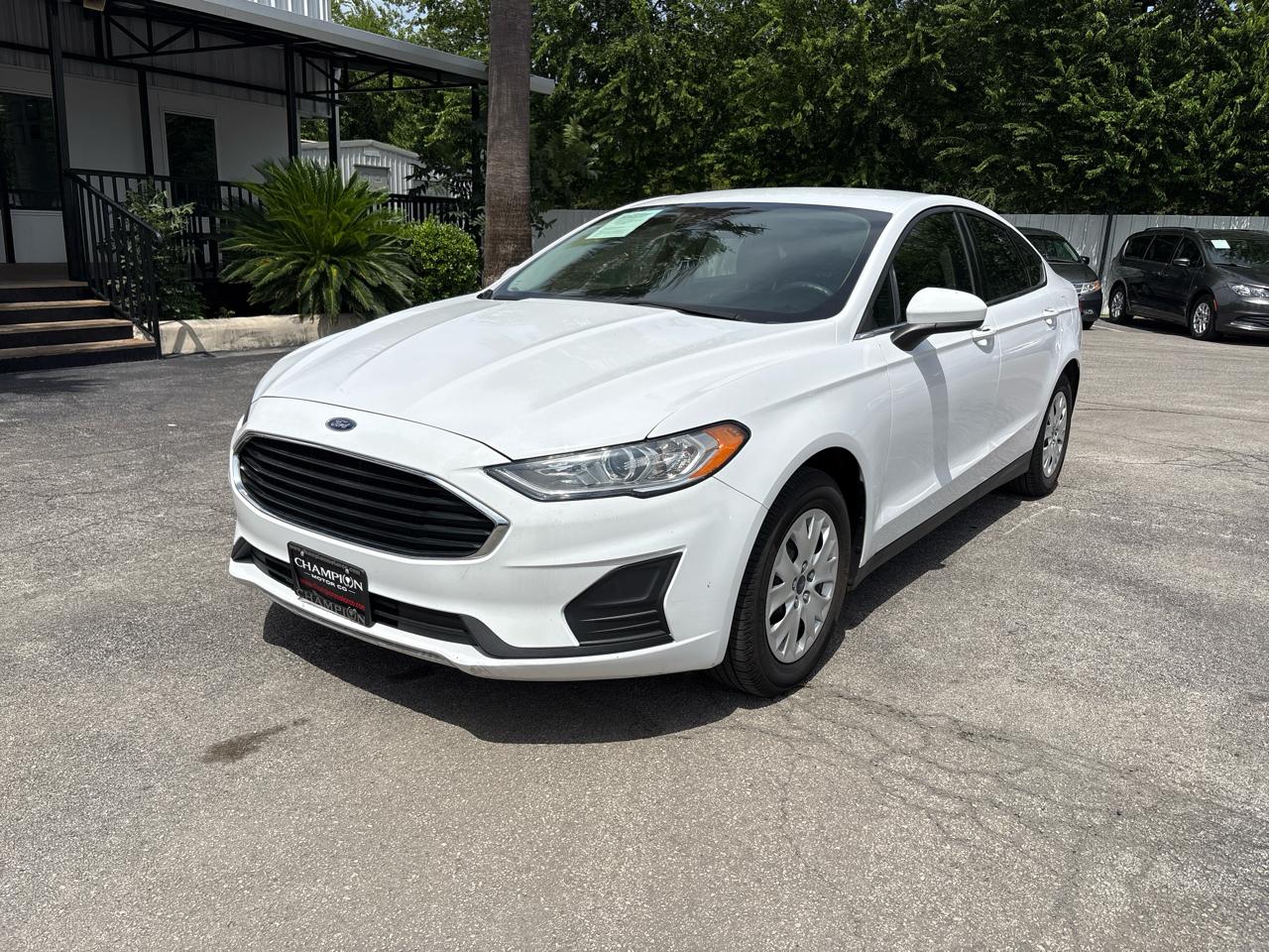 Ford Fusion S FWD 2020