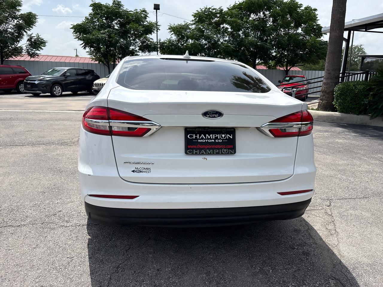 Ford Fusion S FWD 2020
