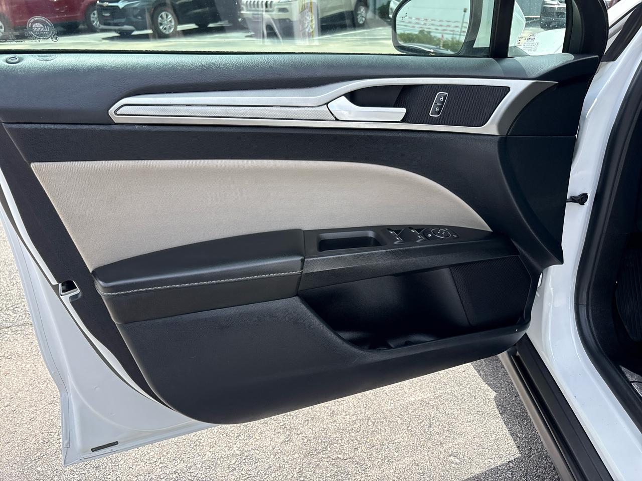 Ford Fusion S FWD 2020