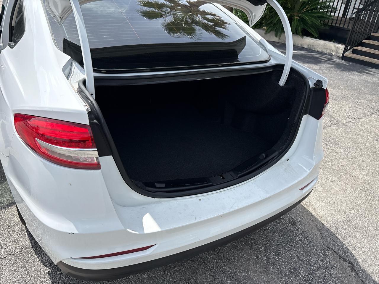 Ford Fusion S FWD 2020