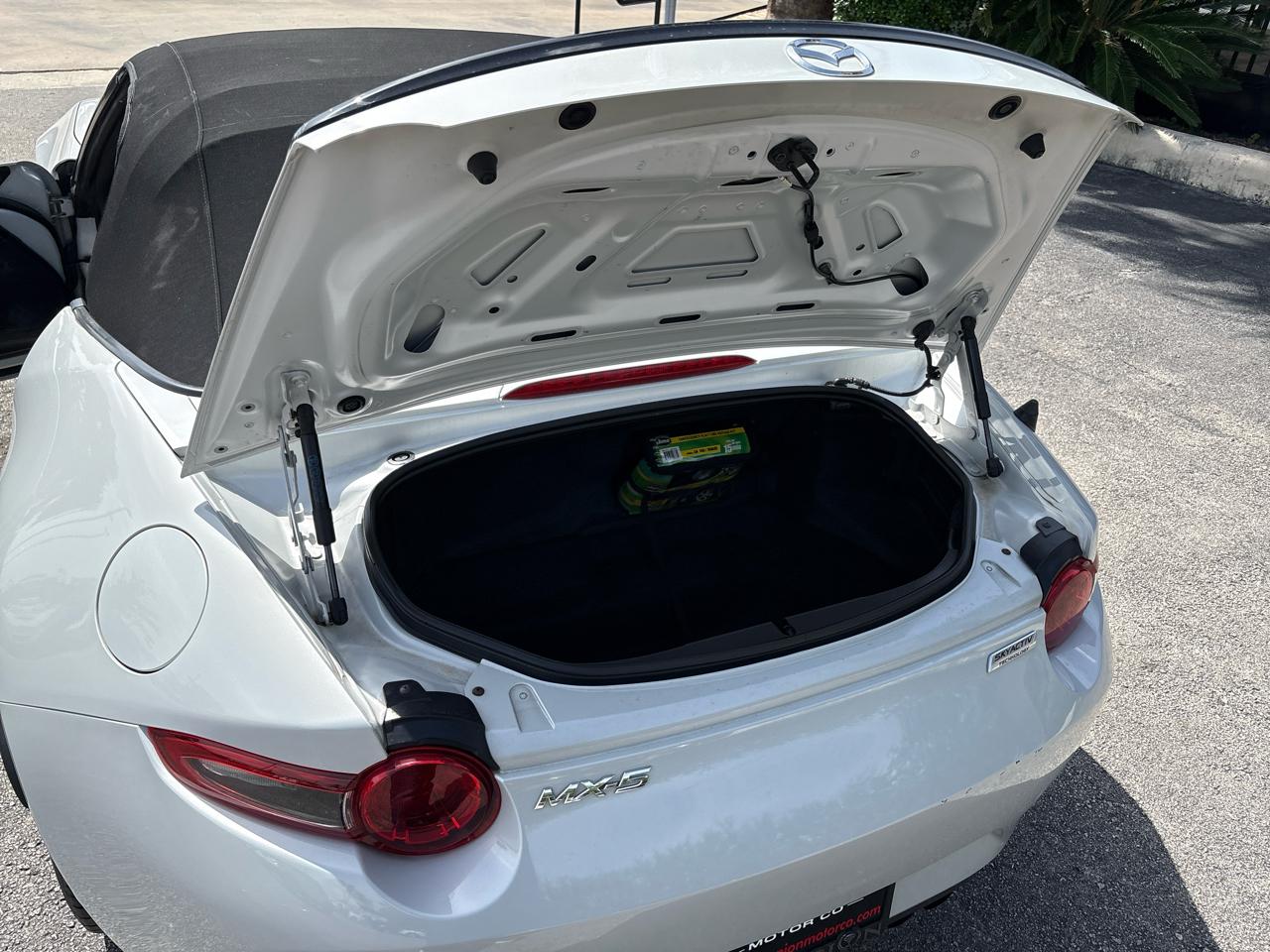 Mazda MX-5 Miata 2dr Conv Auto Club 2016
